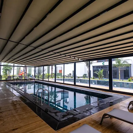 Sea & Mountain View Huge Terrace דירה אלאניה