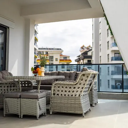 Sea & Mountain View Huge Terrace شقة