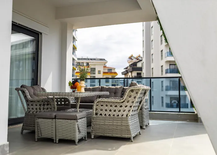 Sea & Mountain View Huge Terrace Ocean Lejlighed