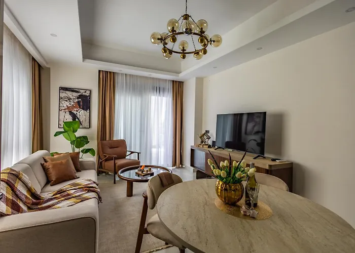 Sea & Mountain View Huge Terrace Ocean Апартаменты *