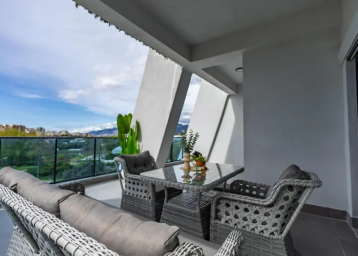 Sea & Mountain View Huge Terrace Ocean Апартаменты